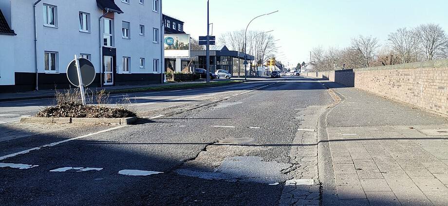 Rat beschließt im März Sanierung der Neusser Landstraße